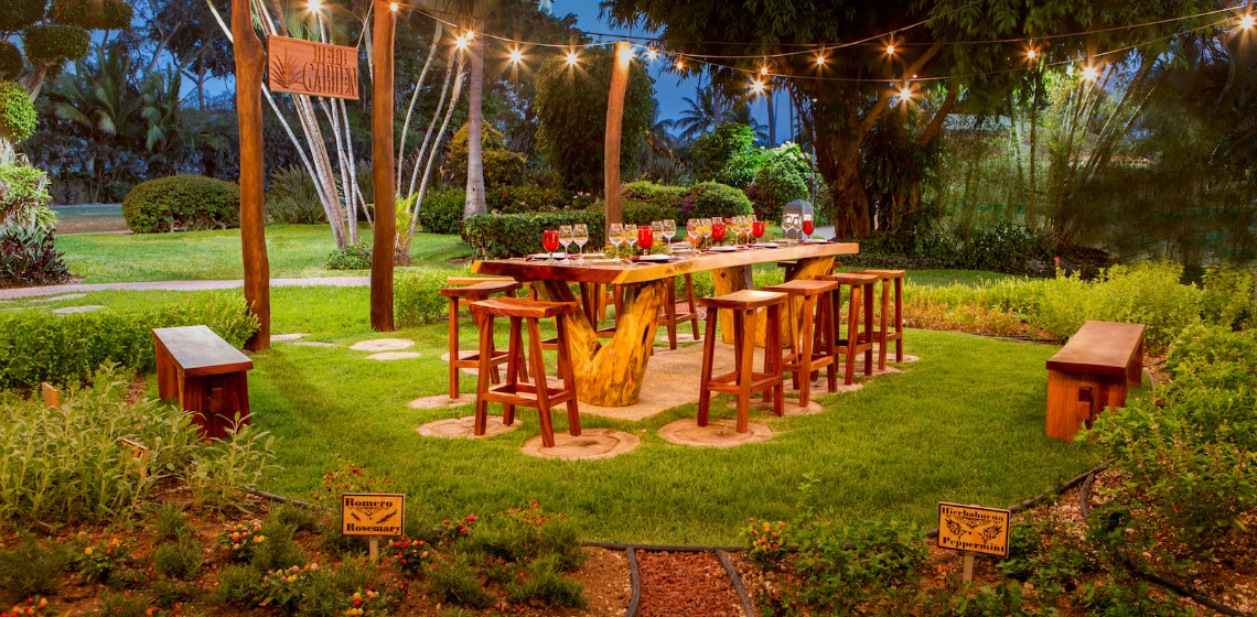 5 Incredible Hotels for Dining al Fresco