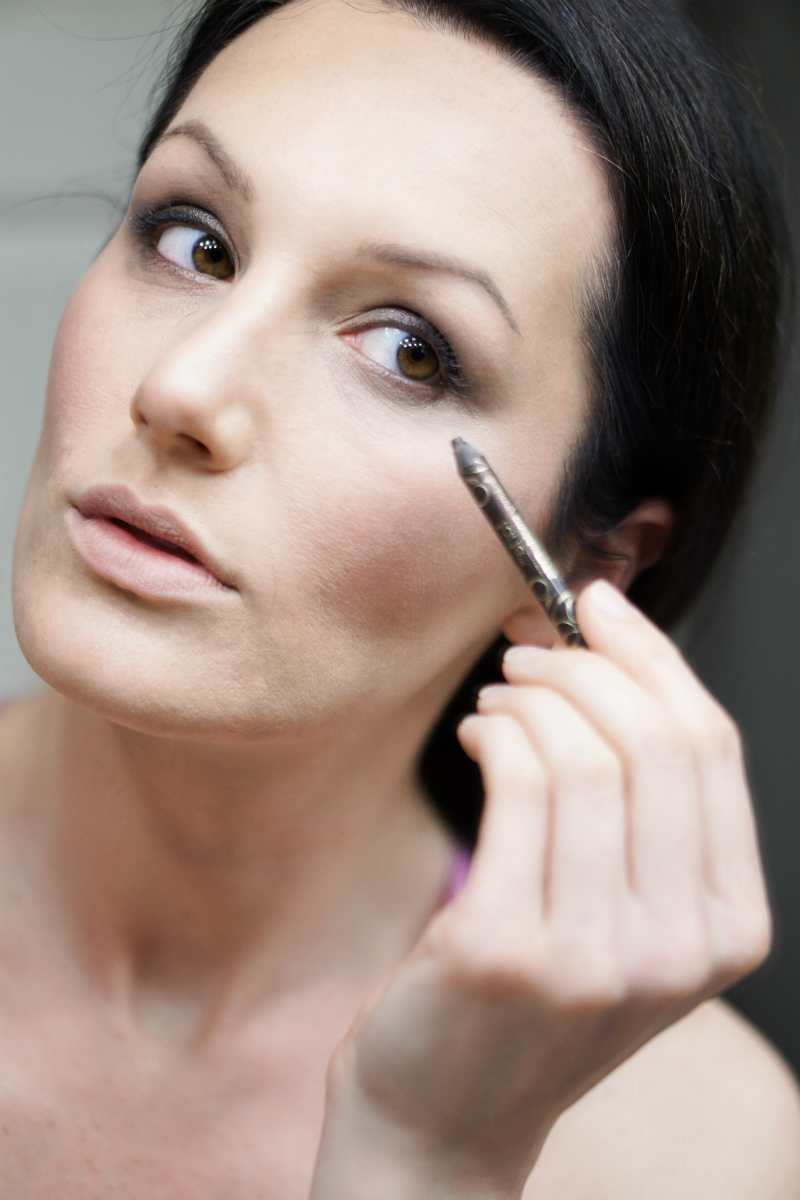 Glam Beauty Tutorial - How To Do Date Night Makeup