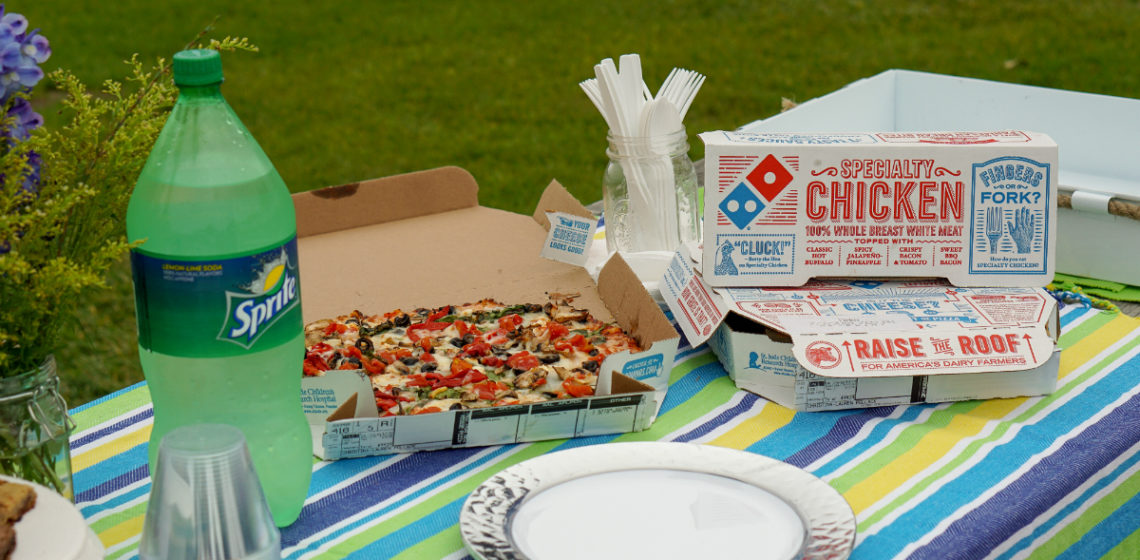 Easy Entertaining Guide - How To Host a Pizza Party in The Park - Domino's Hotspots