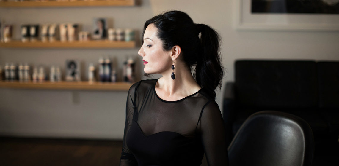 Hairstyle Tutorial - The Glamorous Ponytail