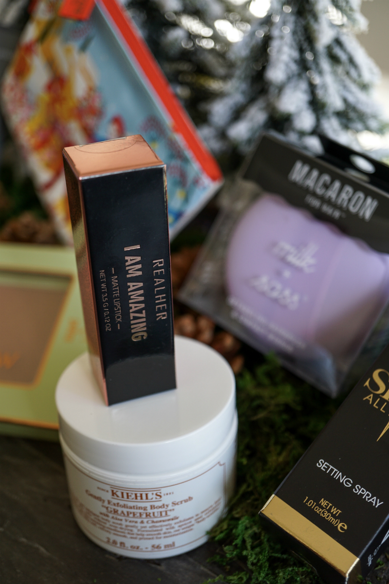 10 Stocking Stuffers That Glamorous Gals Would Love