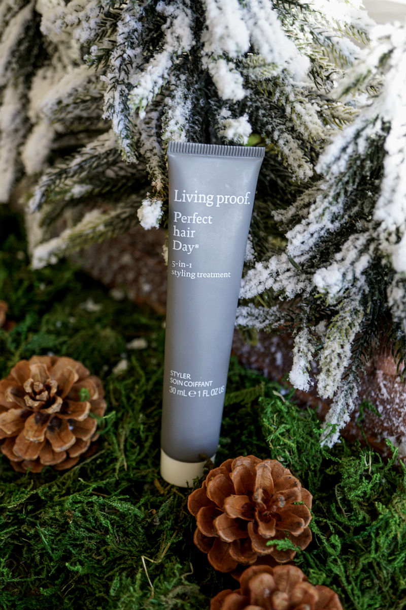 10 Stocking Stuffers That Glamorous Gals Would Love