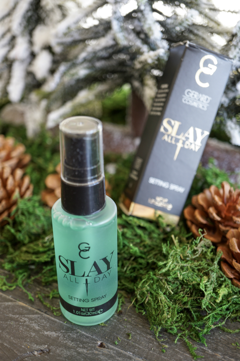 10 Stocking Stuffers That Glamorous Gals Would Love