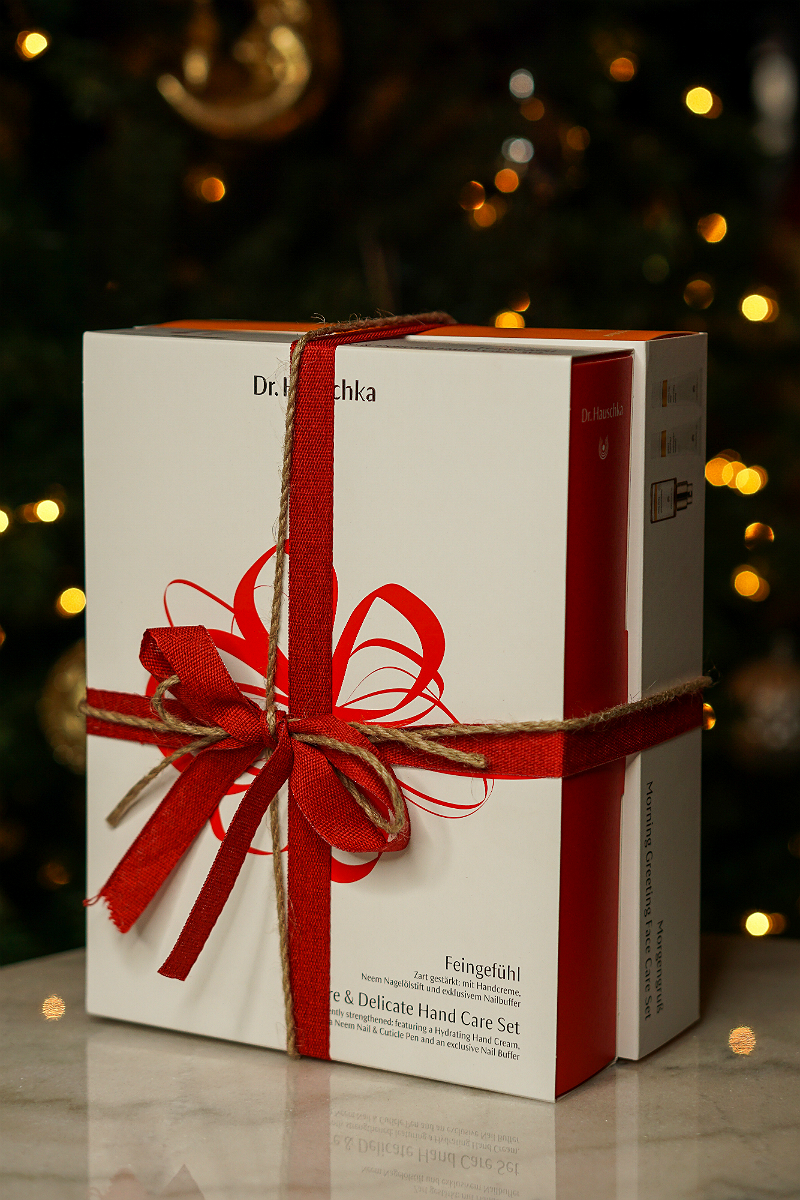 Holiday Giveaway - Kiehl's Hand Care and Face Care Sets