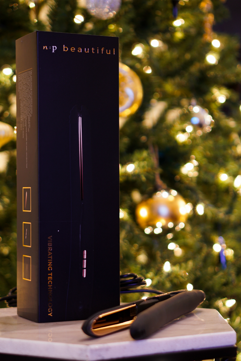 Holiday Giveaway - np Beautiful Vibrating Flat Iron