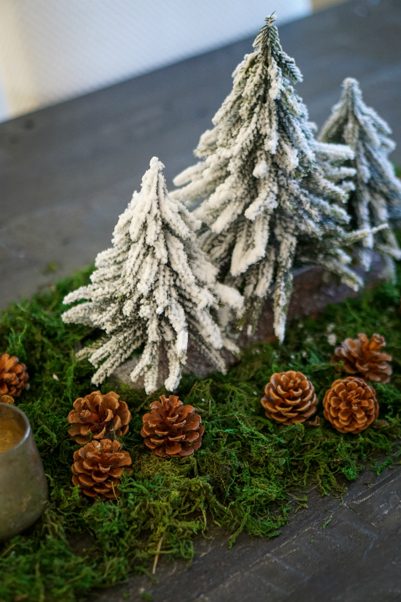 How To Decorate Your Home for The Holidays in Less Than an Hour