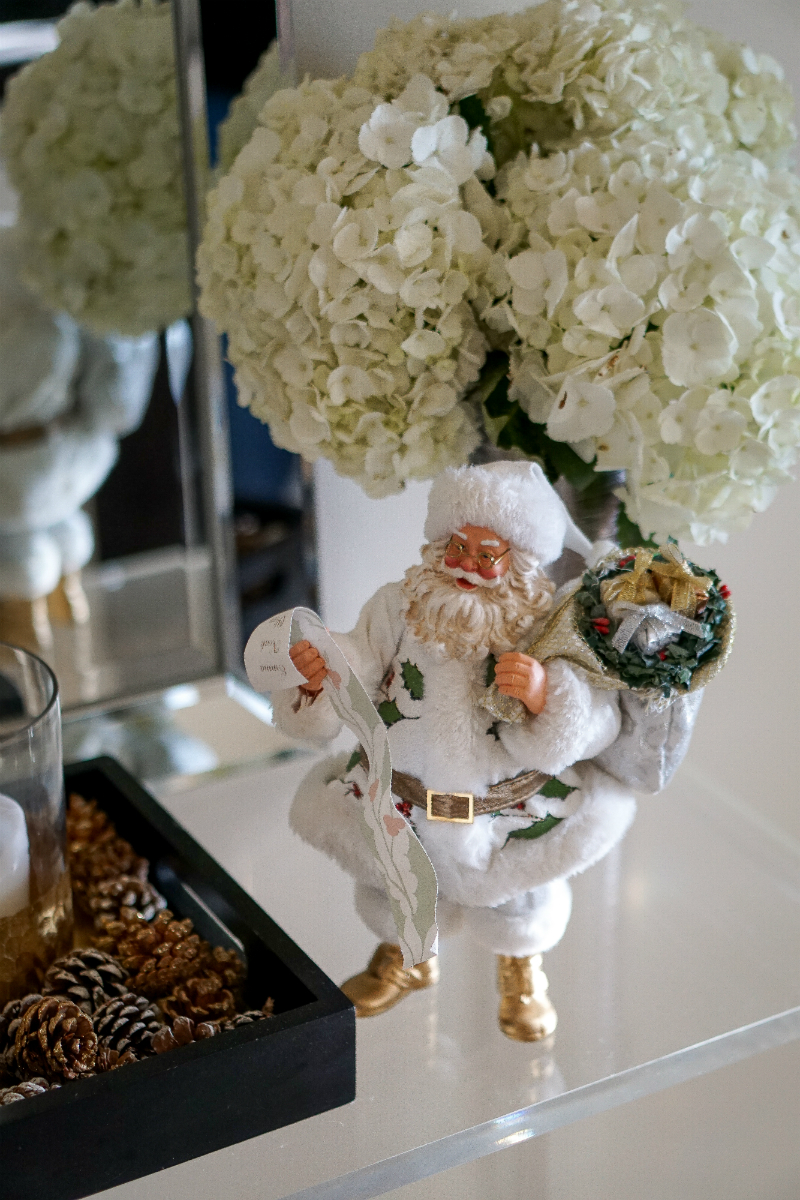How To Decorate Your Home for The Holidays in Less Than an Hour