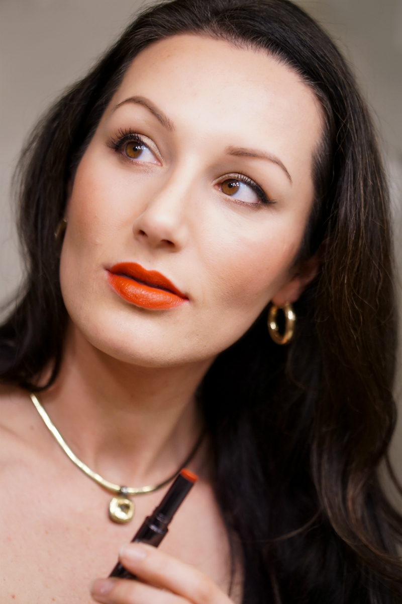 6 Gorgeous Lipsticks That Brighten Your Face During Winter