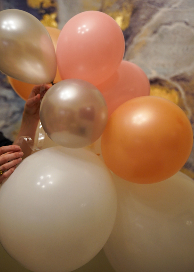 DIY Balloon Garland Tutorial