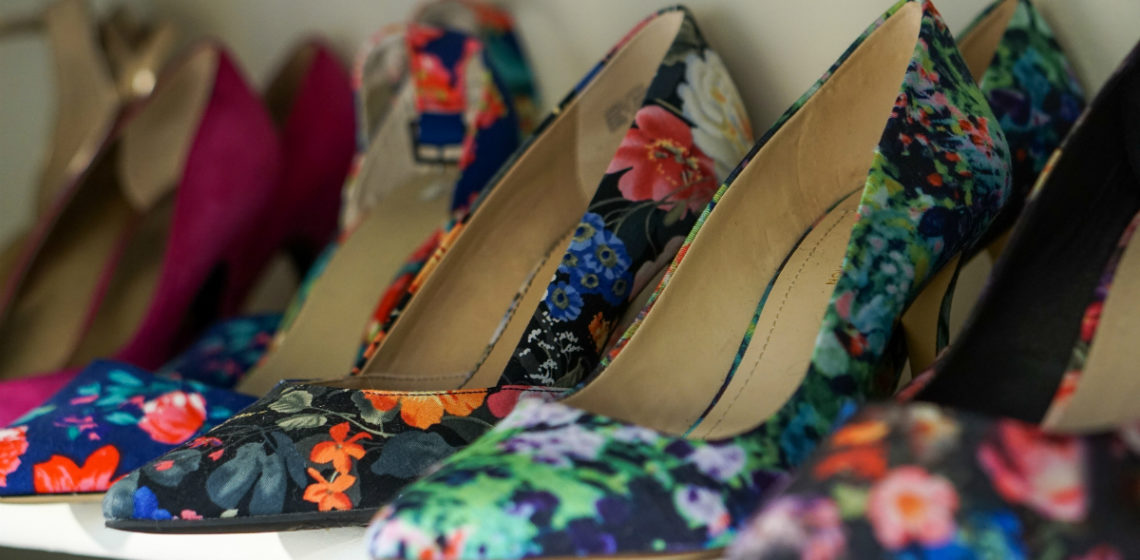 A Comparison of Popular Resale and Consignment Websites That Sell Your Fashion & Accessories