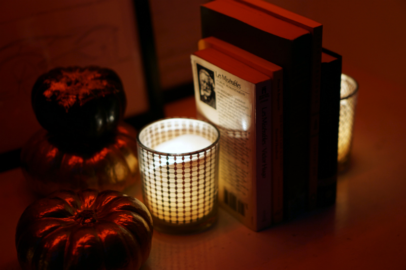Fabulous Finds - Chic Halloween Home Decorations from Amazon