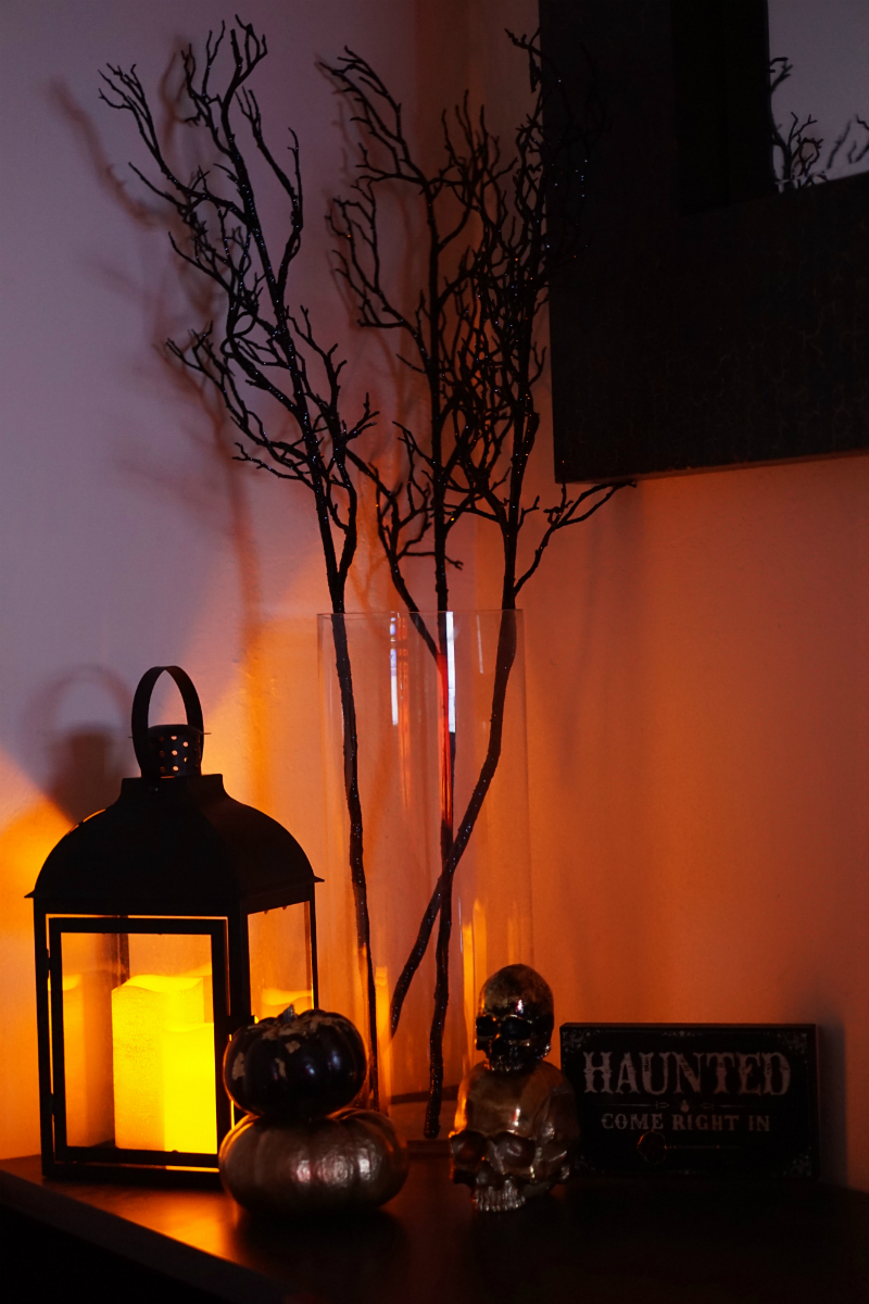 Fabulous Finds - Chic Halloween Home Decorations from Amazon